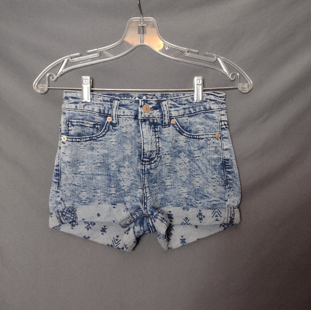 Pattern high rise denim shorts size 2
